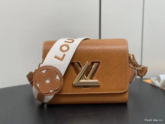 First bag ru LOUIS TWIST MM-23*17*9.5CM VUITTON 0625